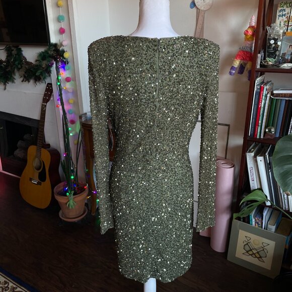 NWT Retrofête Green Long Sleeve Sequin Dress With Plunging Neckline Size L - Picture 2 of 15